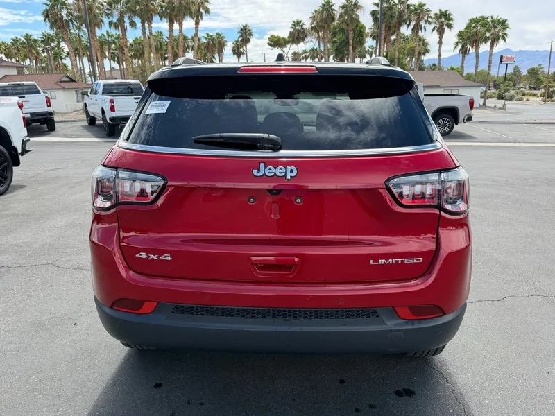 Used 2025 Red Hot Pearlcoat Jeep Limited image 4