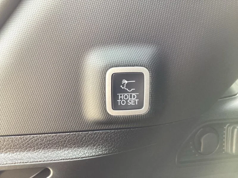 New 2026 Bright White Clearcoat Jeep Laredo Altitude image 15