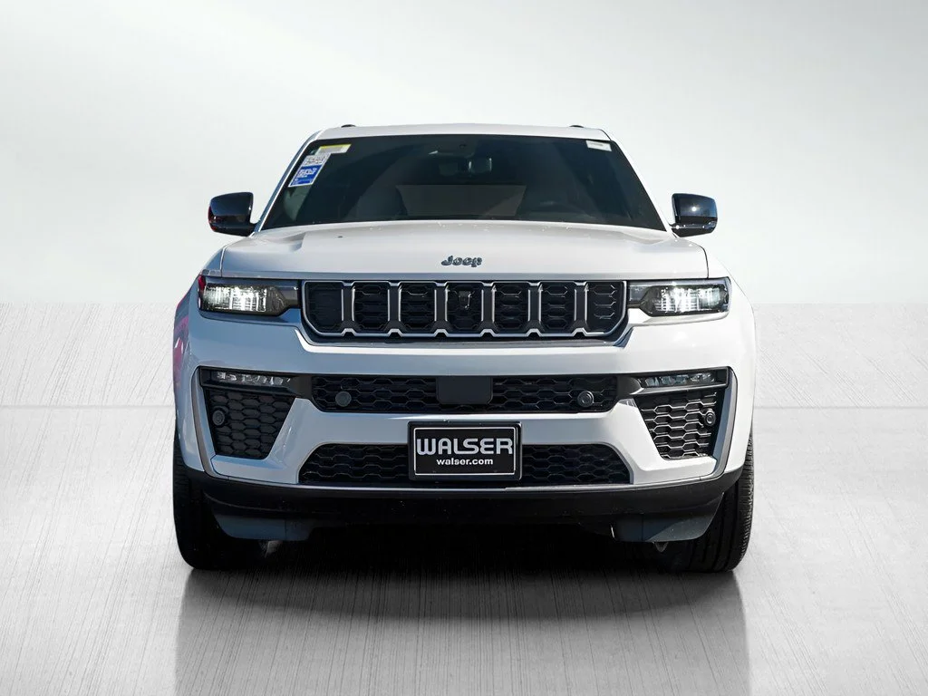 New 2026 Bright White Clearcoat Jeep Limited image 2