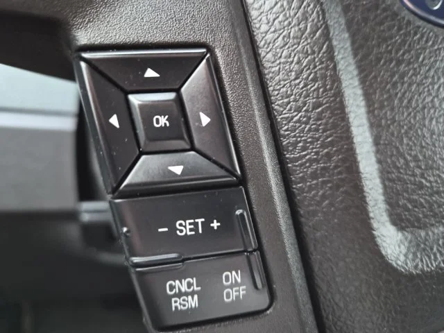 Used 2013 Red Ford XLT image 18