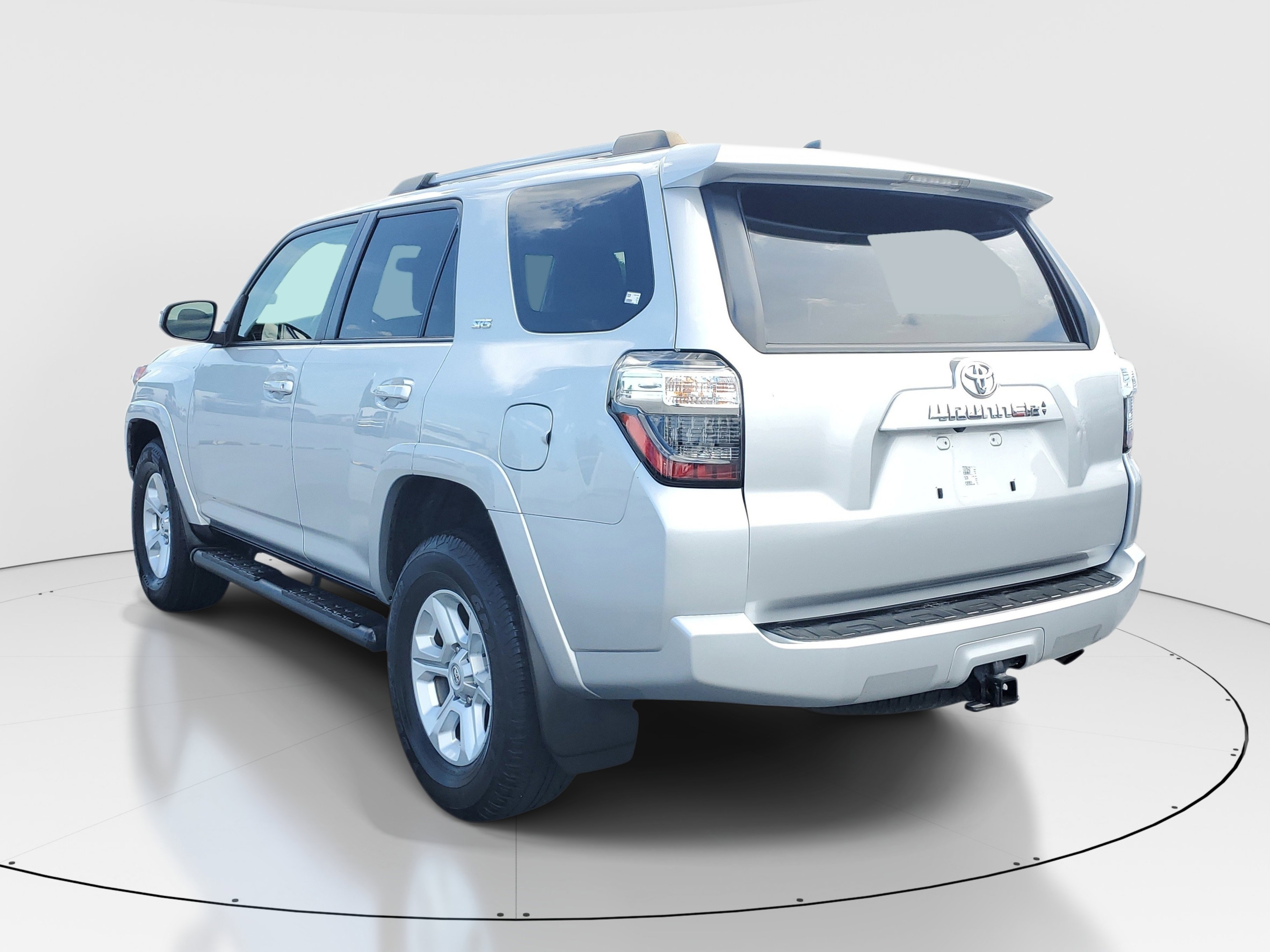 Used 2023 Classic Silver Metallic Toyota SR5 image 4