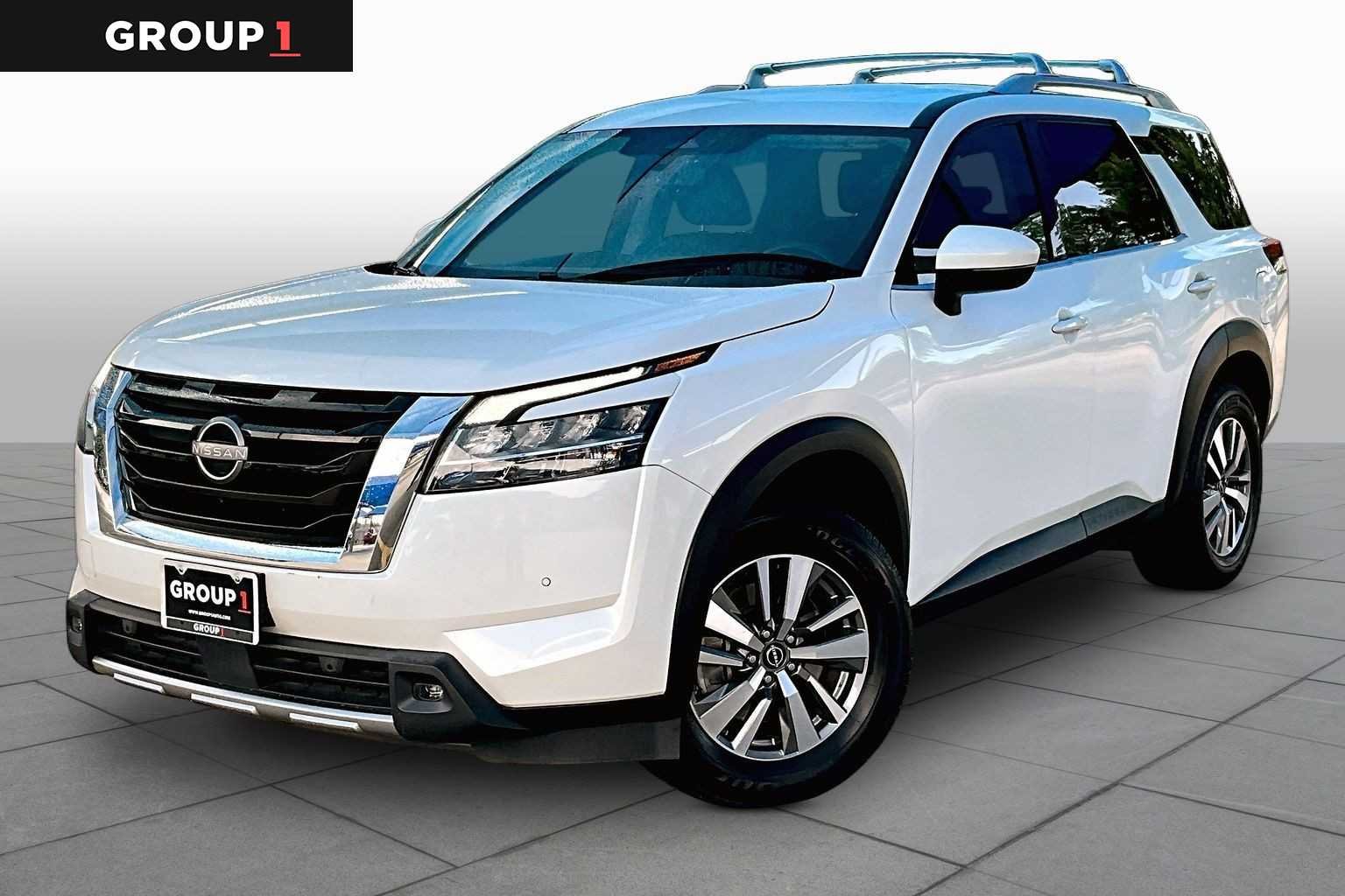 2023 Nissan Pathfinder SL