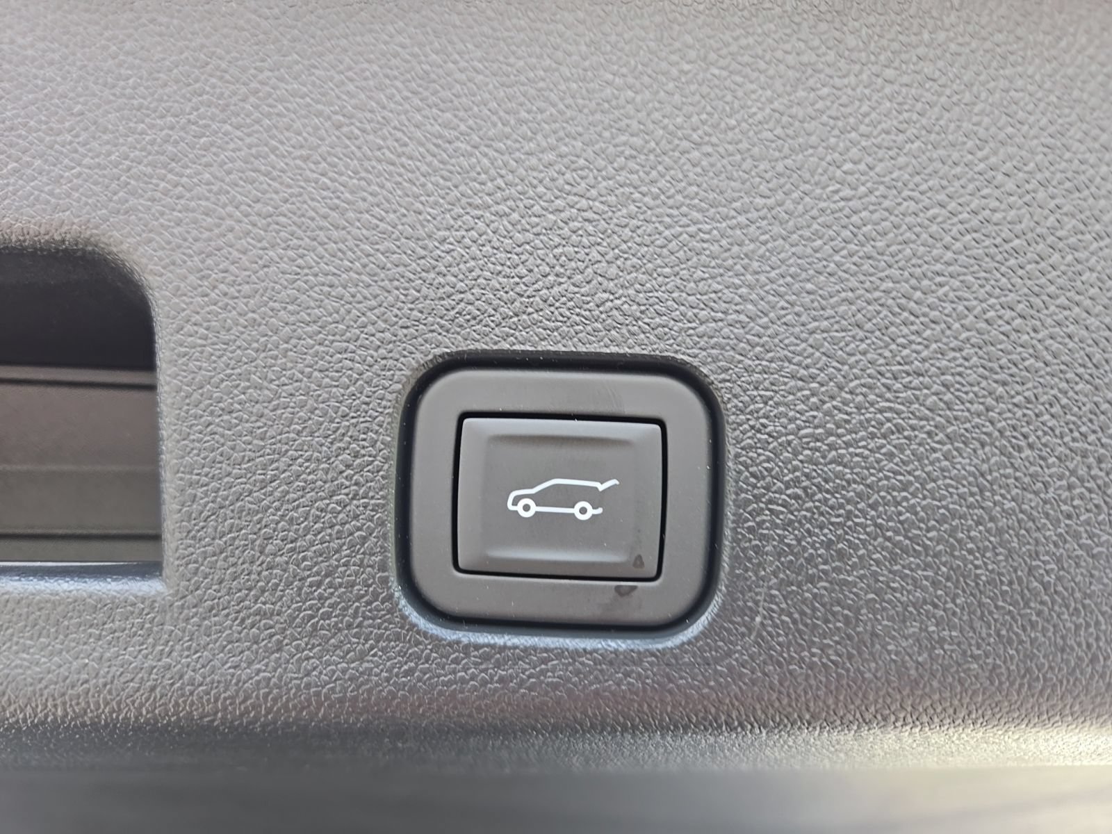2026 GMC Acadia Denali Ultimate - Photo 15