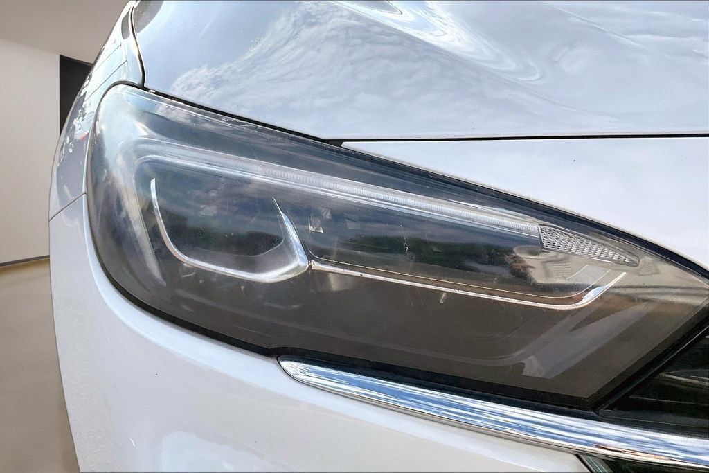Used 2021 SUMMIT WHITE Buick Essence image 31