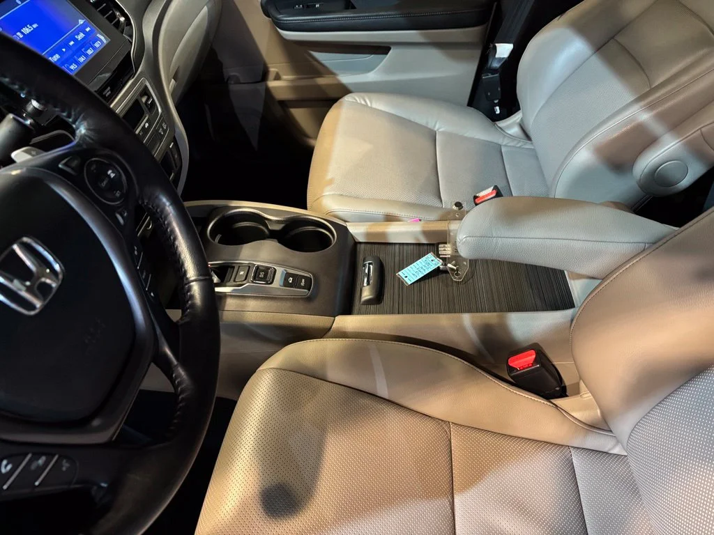 Certified Used 2023 Platinum White Pearl Honda AWD RTL image 17