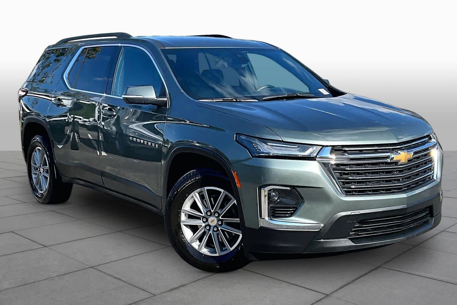 Used 2022 Silver Sage Metallic Chevrolet LT Cloth image 3