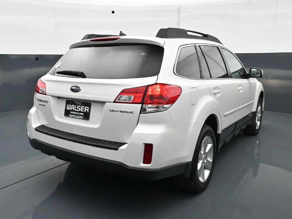 Used 2013 Satin White Pearl Subaru 2.5i image 6