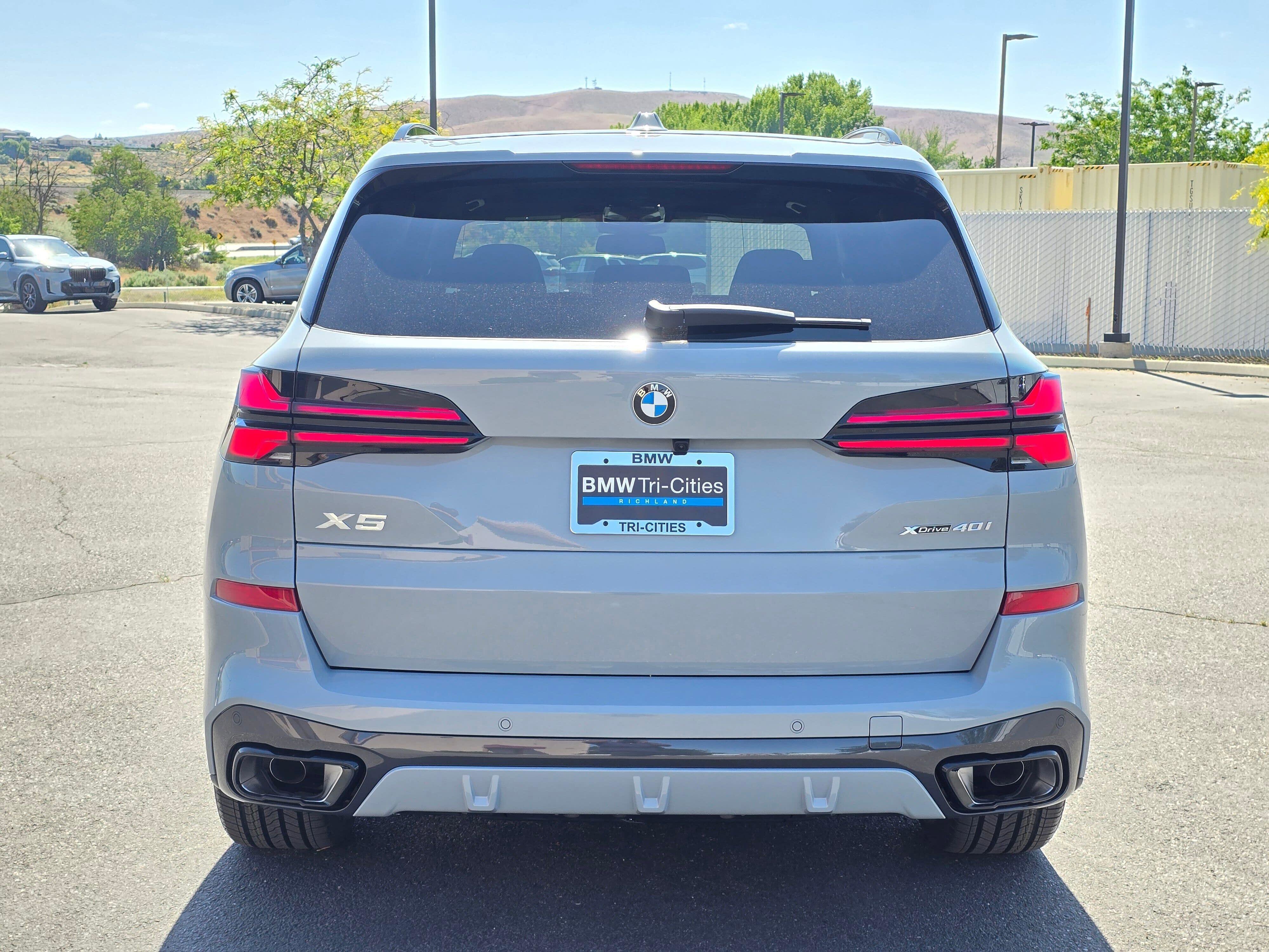New 2026 Brooklyn Grey Metallic BMW xDrive40i image 5