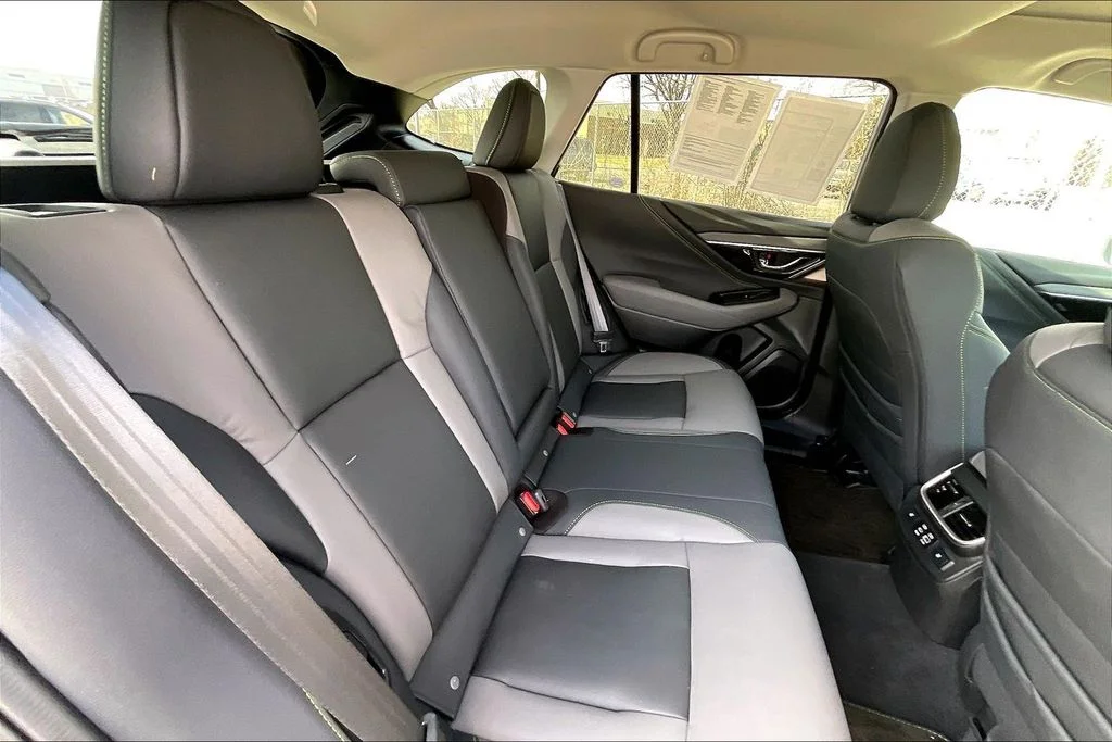 Used 2025 Silver Subaru Onyx Edition XT image 27