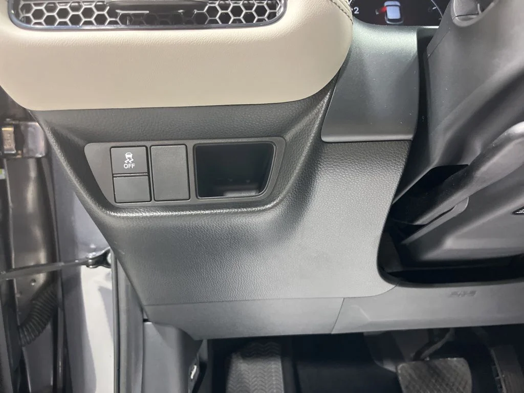 Used 2024 Modern Steel Metallic Honda EX-L image 13