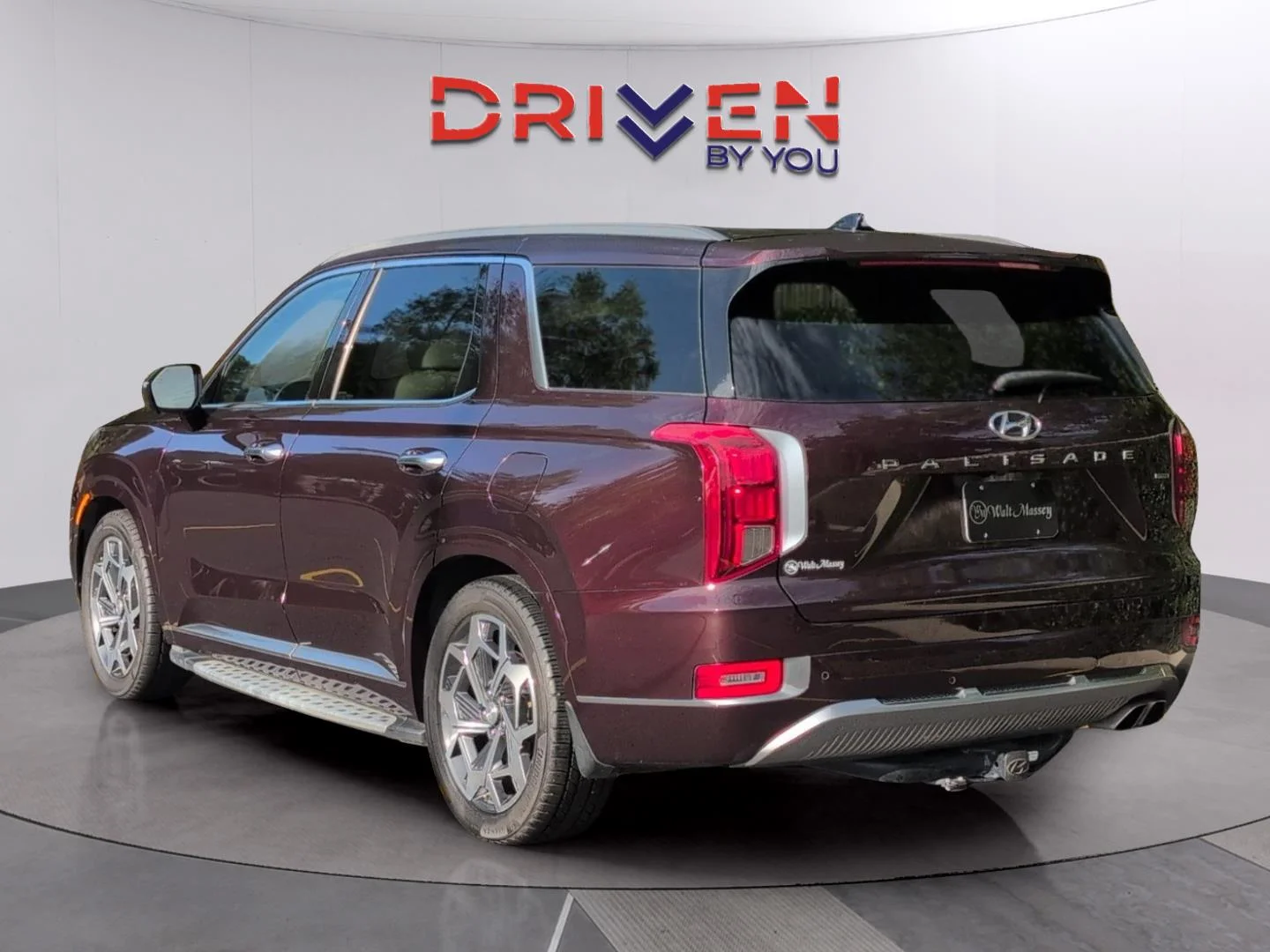 Used 2022 Sierra Burgundy Hyundai Calligraphy image 3