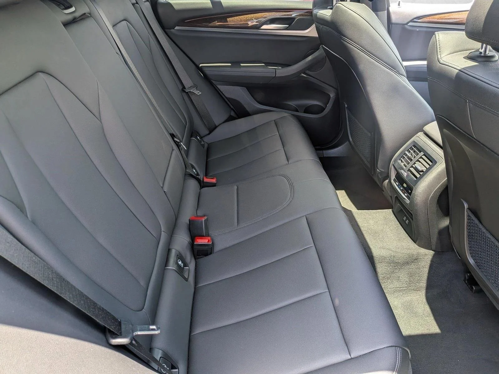 Used 2021 Black Sapphire Metallic BMW xDrive30i image 19