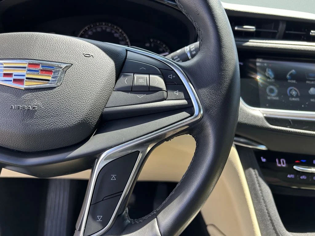 Used 2019 White Cadillac Luxury image 33