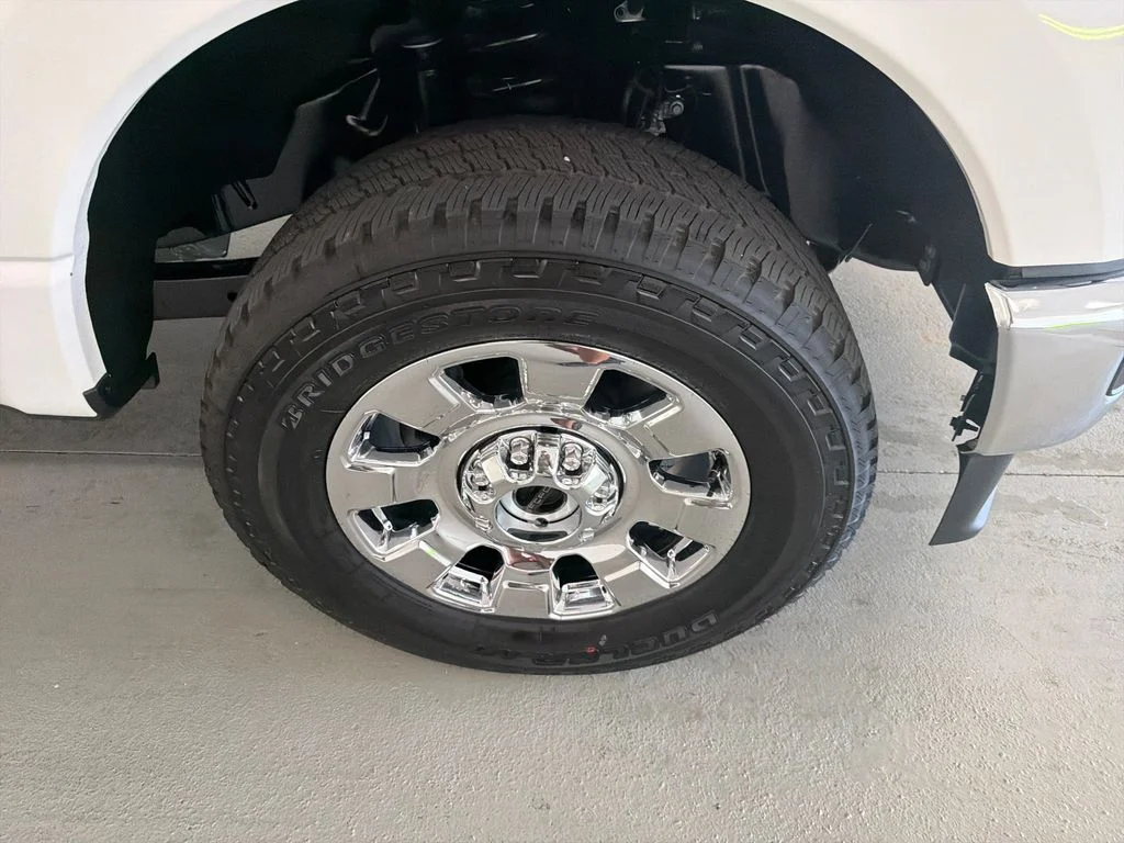 New 2027 Star White Metallic Tri-Coat Ford F-250® Lariat® image 5