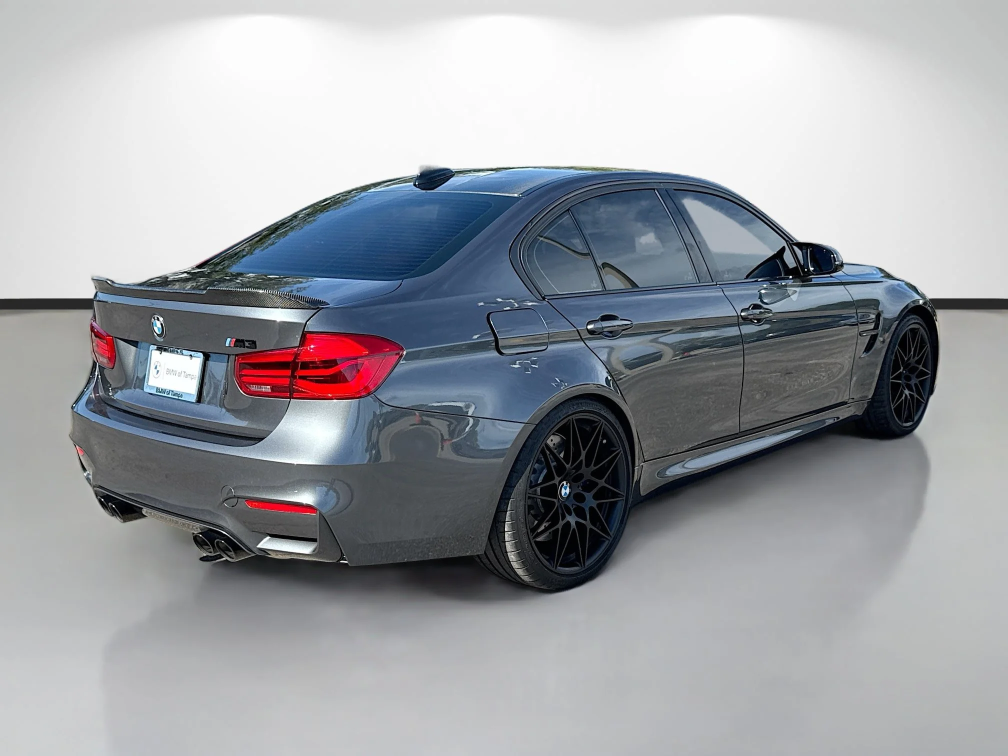 Used 2018 Mineral Gray Metallic BMW Competition image 3