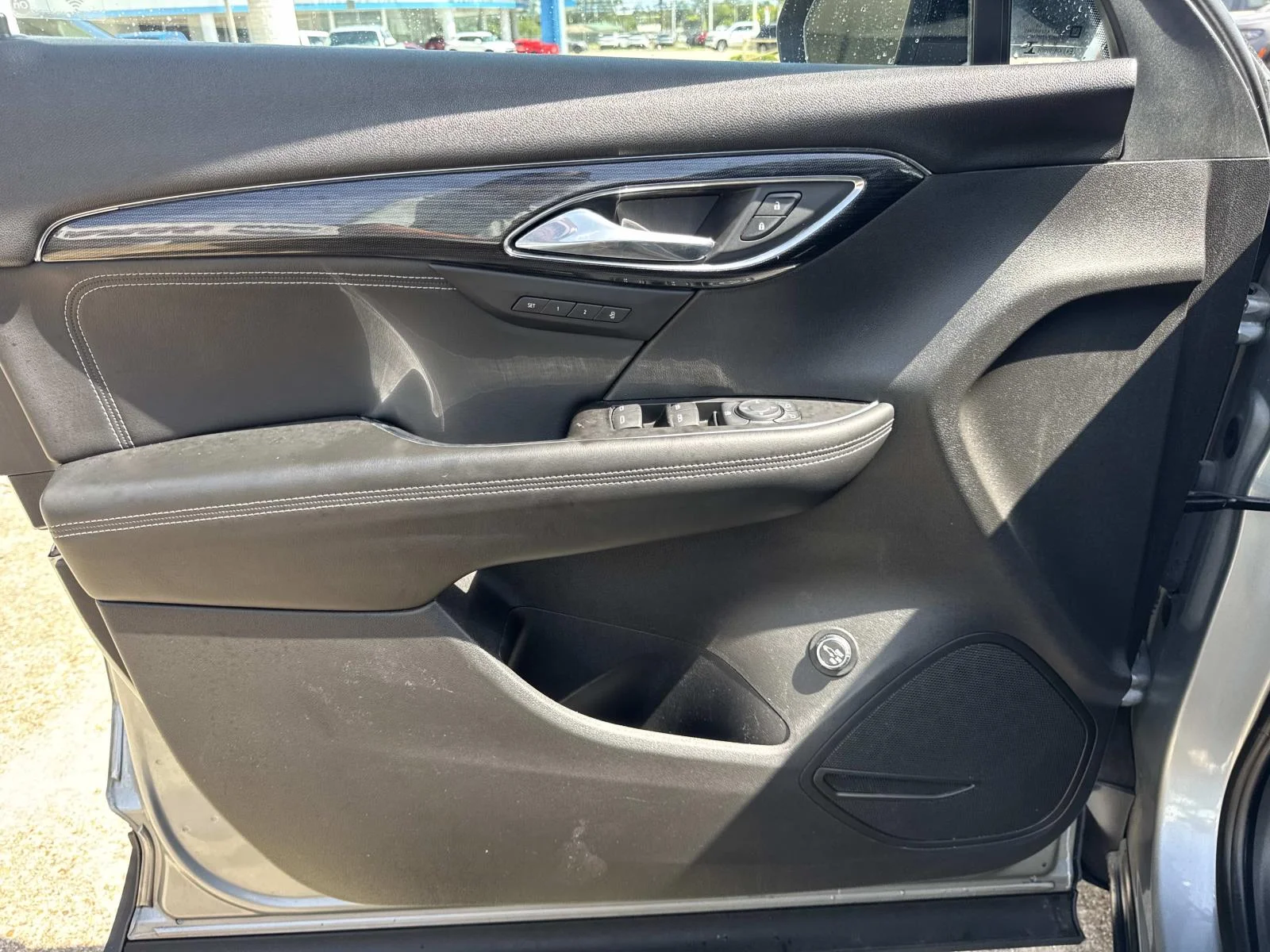 Used 2023 MOONSTONE GRAY METALLIC Buick Essence image 19