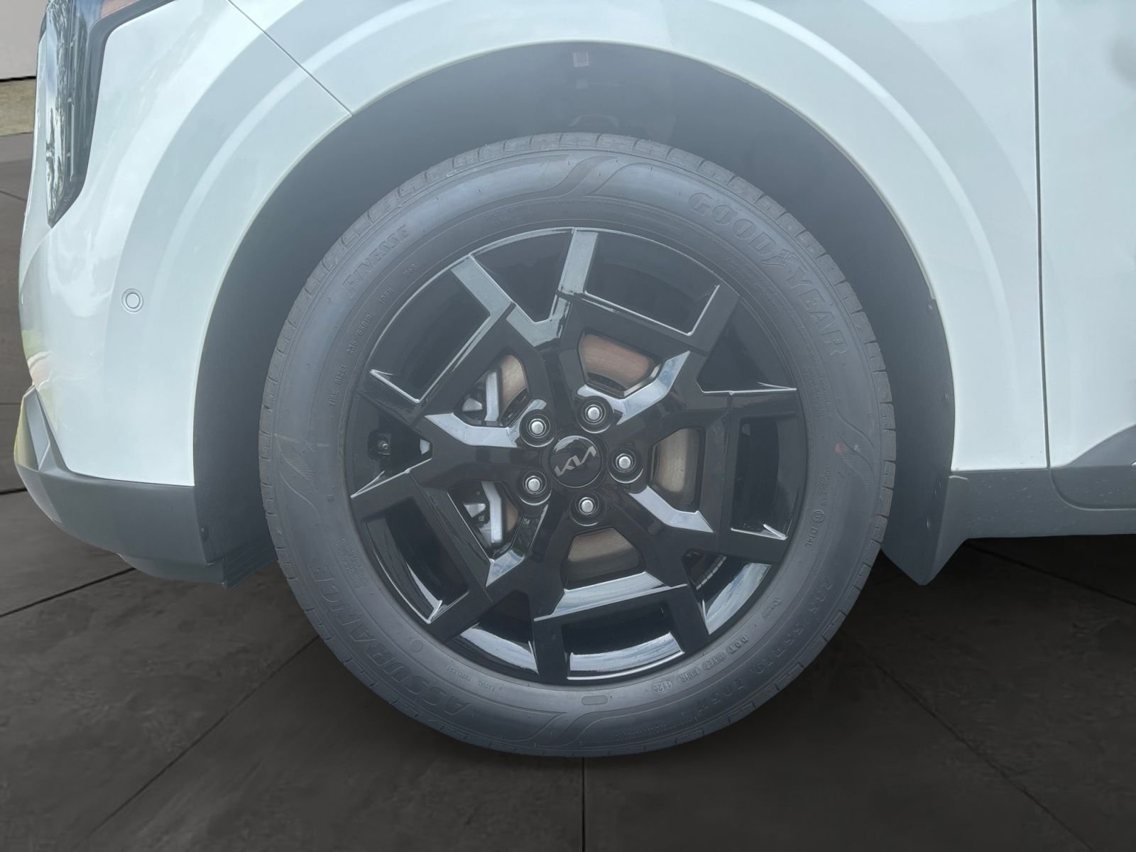 New 2026 Snow White Pearl Kia SX Prestige image 14