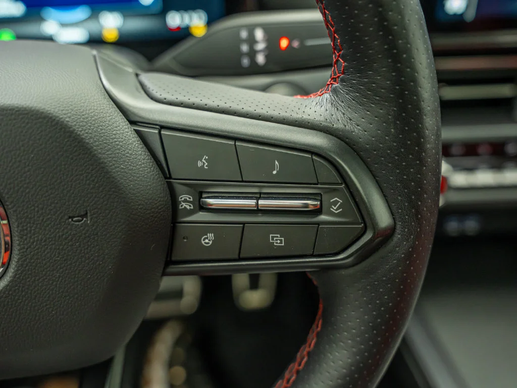 Used 2024 Snowfall Pearl Acura  image 28