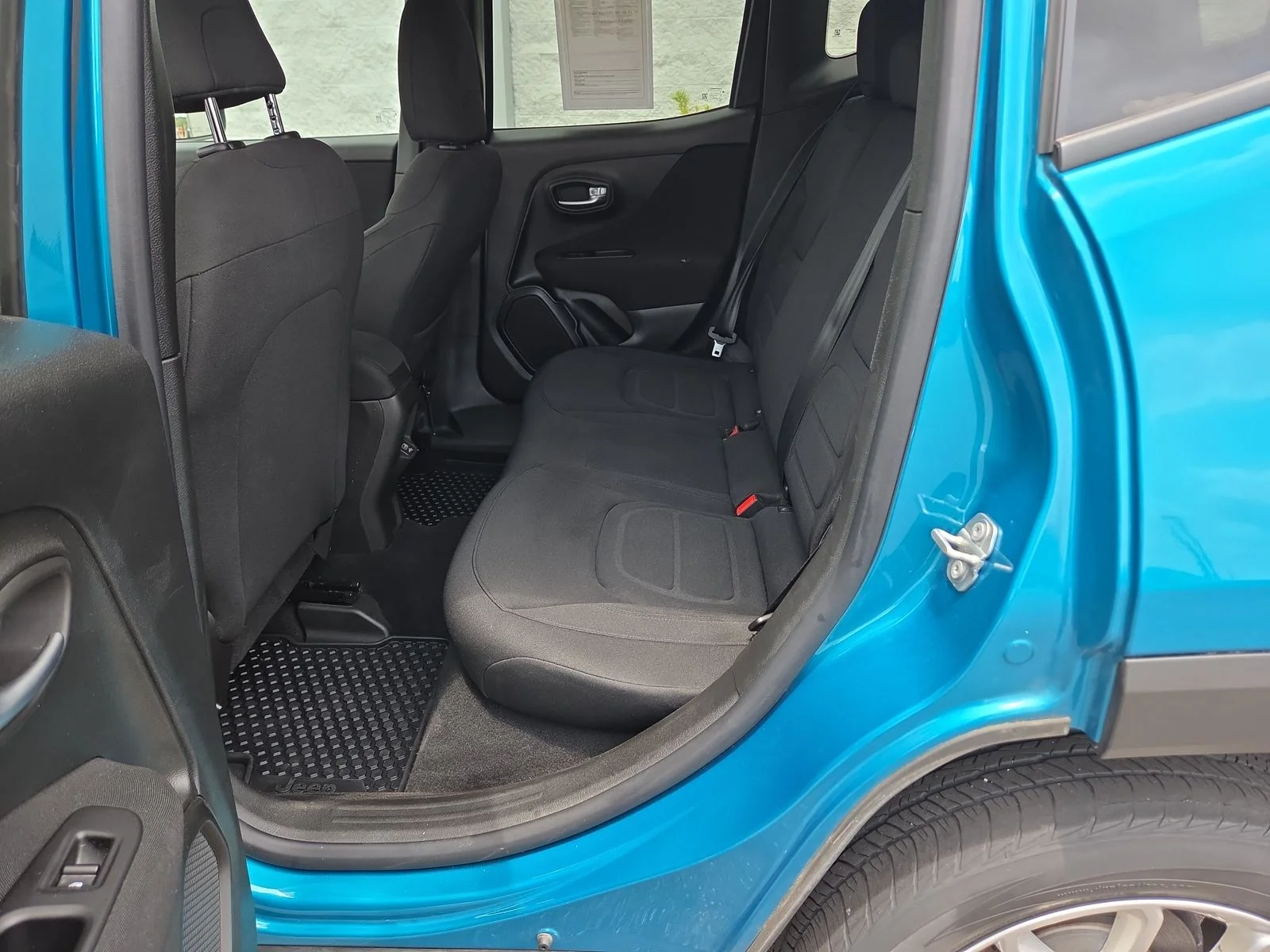 Used 2021 Bikini Metallic Clearcoat Jeep Latitude image 26