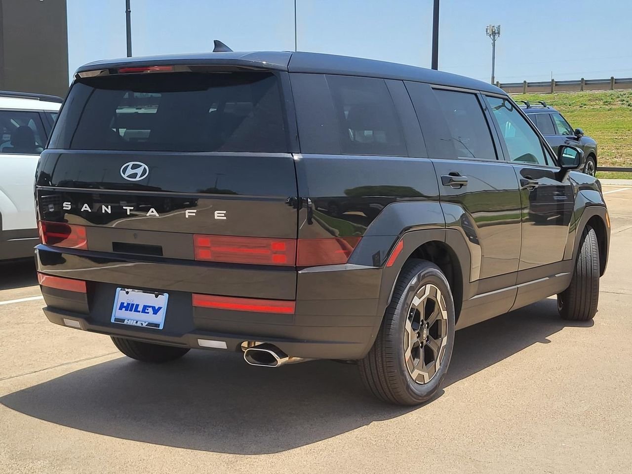New 2026 Phantom Black Hyundai SE FWD image 6