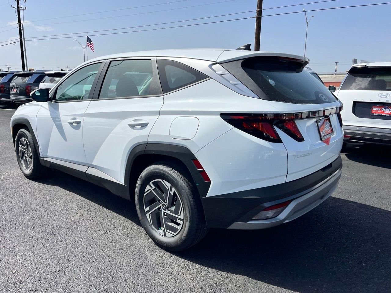 New 2026 White Hyundai SE image 5