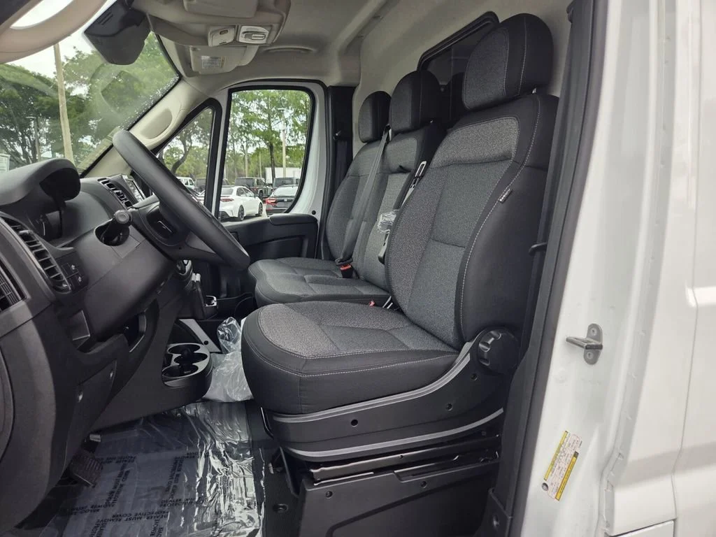 New 2026 Bright White Clear-Coat Exterior Paint RAM Tradesman image 10