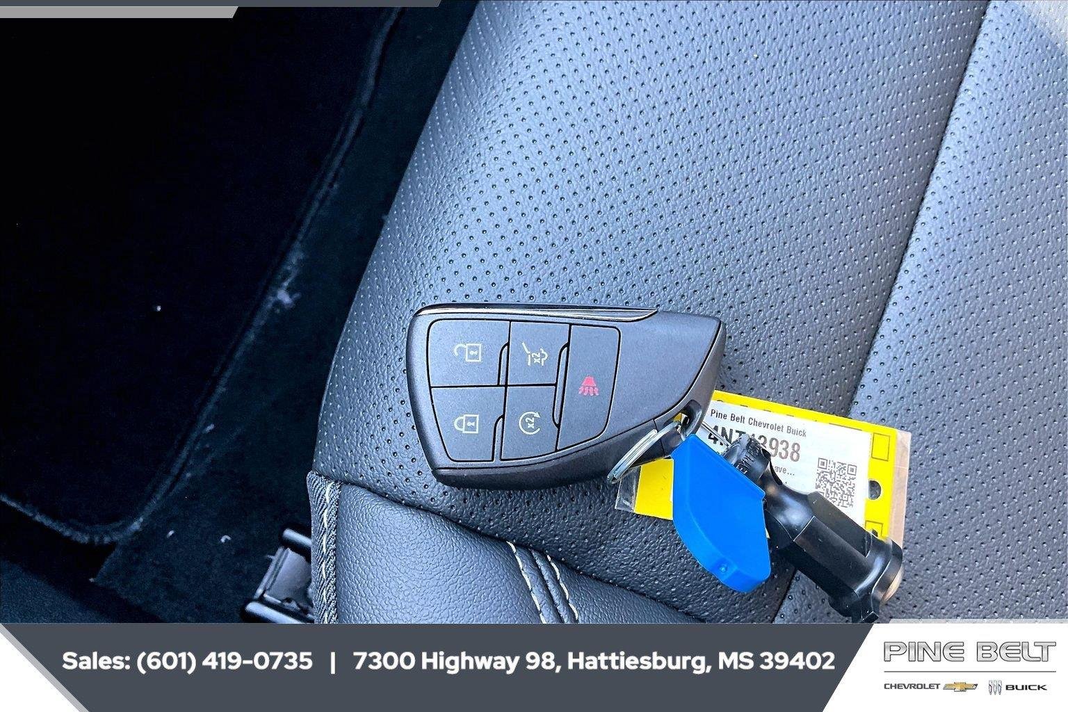 2027 Chevrolet Traverse LT - Photo 9