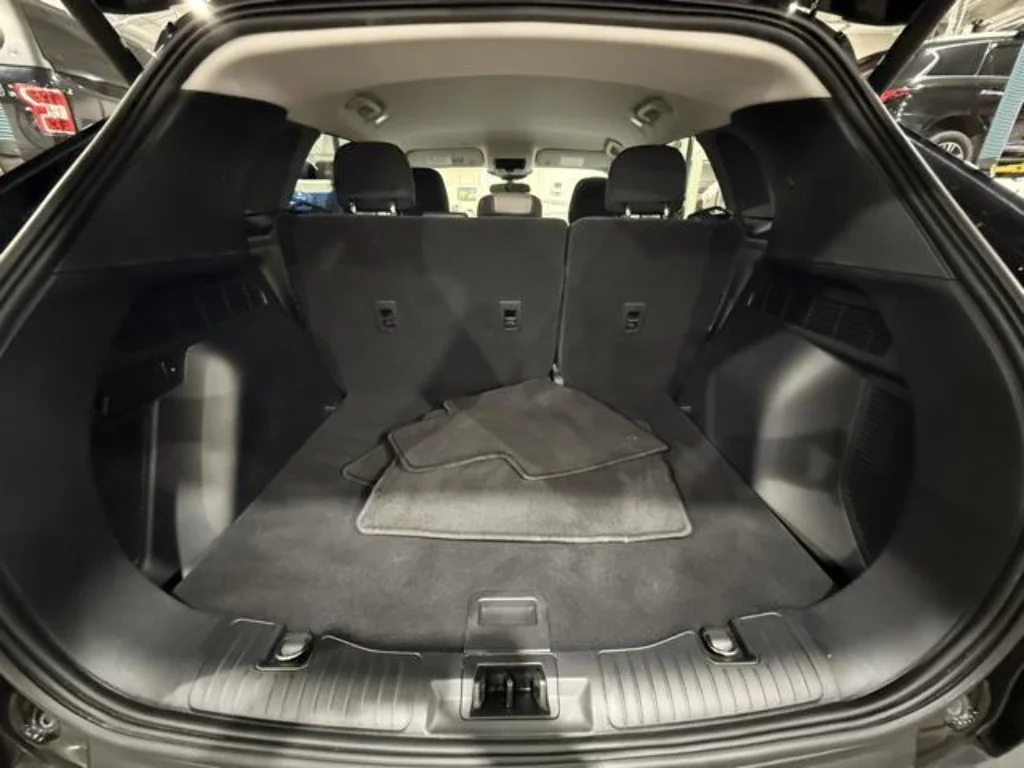 Certified Used 2022 Agate Black Ford SE image 6