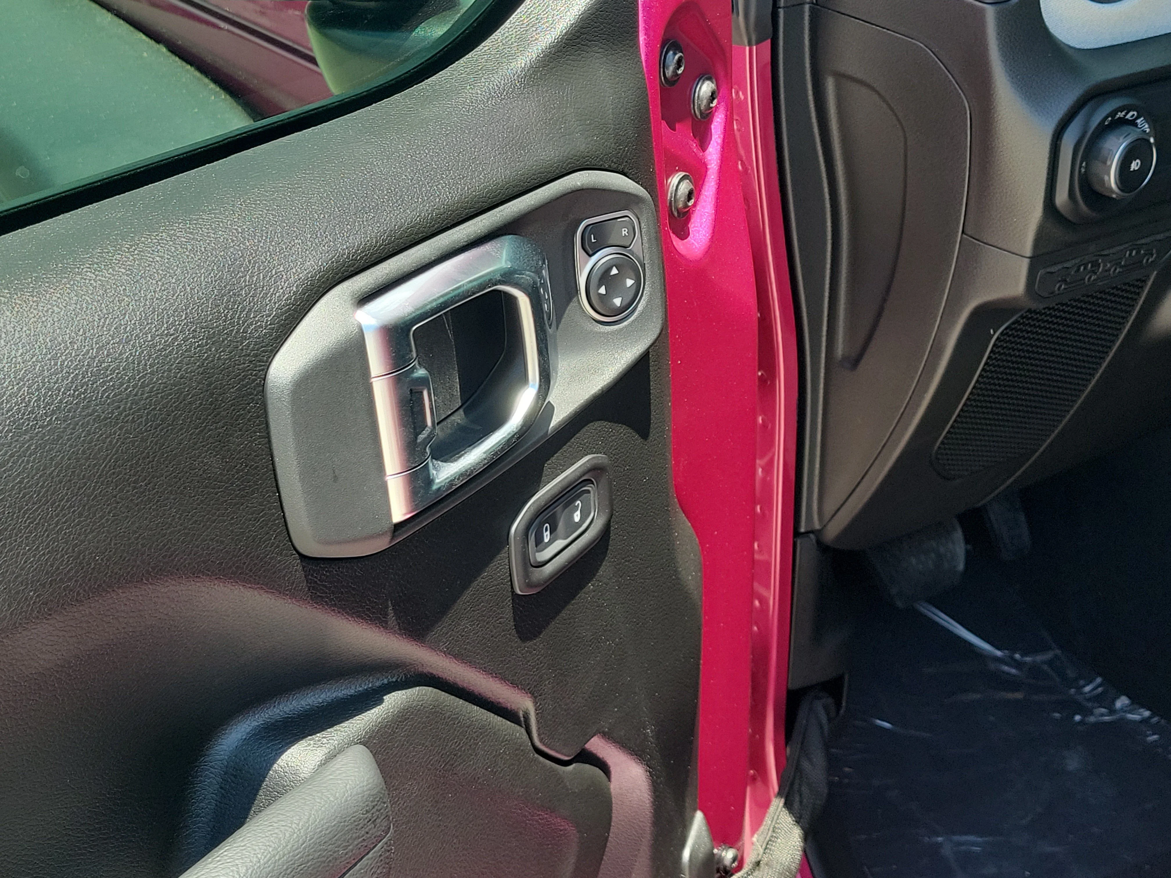 New 2026 Tuscadero Pearlcoat Jeep Sport S image 16
