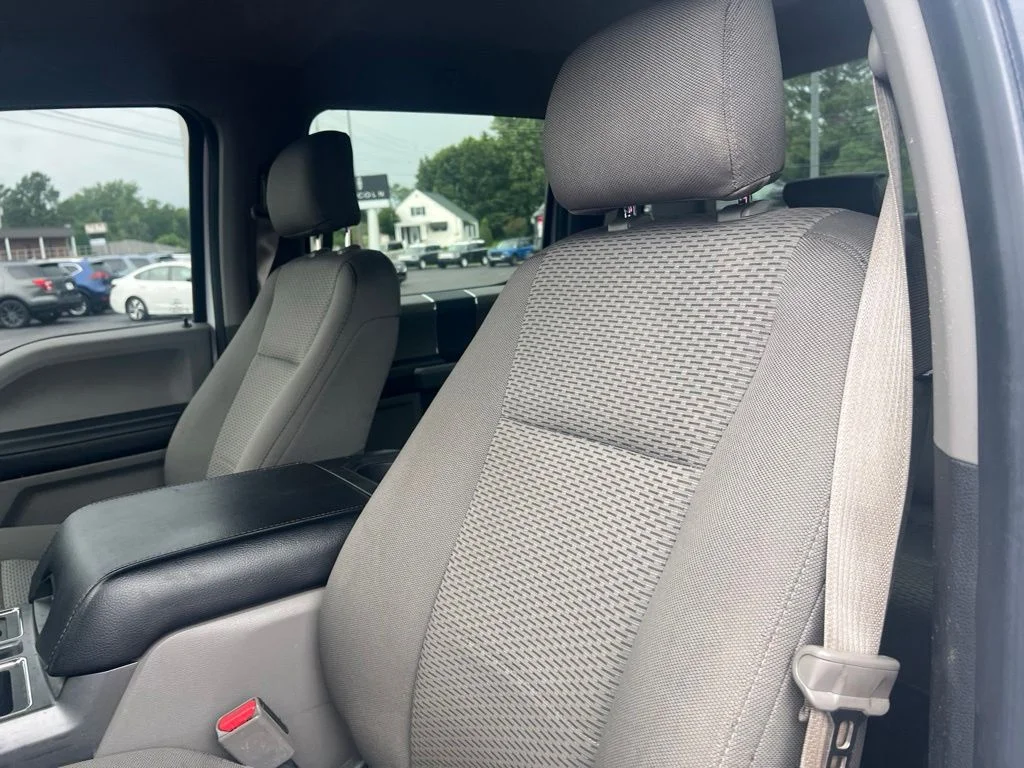 Used 2016 Oxford White Ford XLT image 11