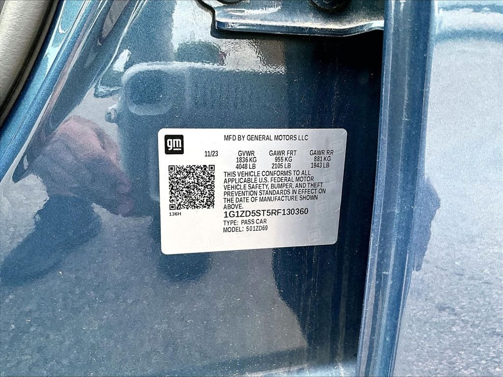 Used 2024 Blue Chevrolet LT image 9