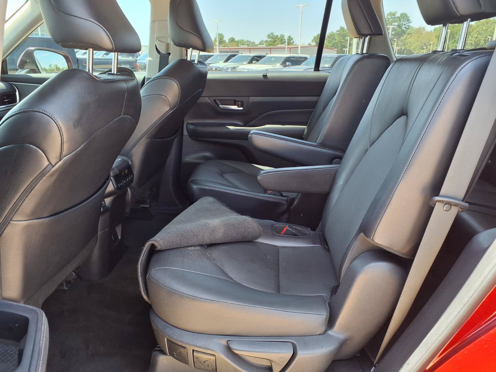 Certified Used 2024 Pearl Toyota XLE image 17
