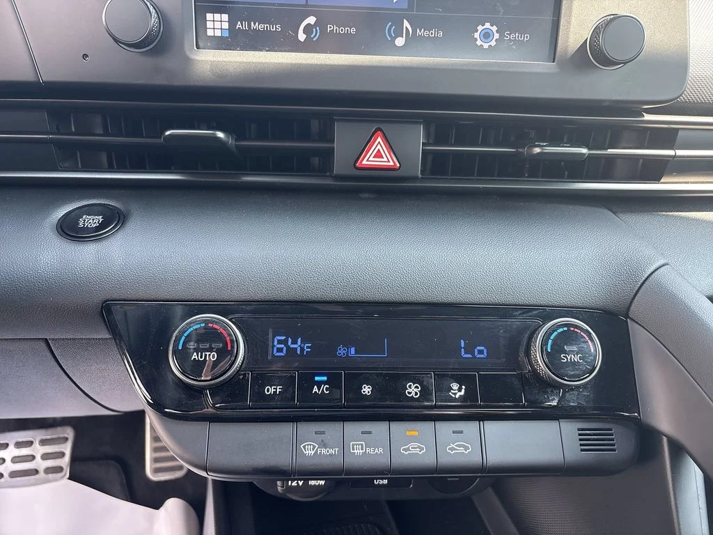 Used 2025 Gray Hyundai SEL Sport image 16