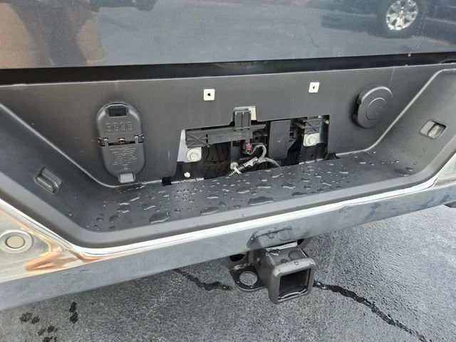 Used 2021 DARK SKY METALLIC GMC SLT image 19