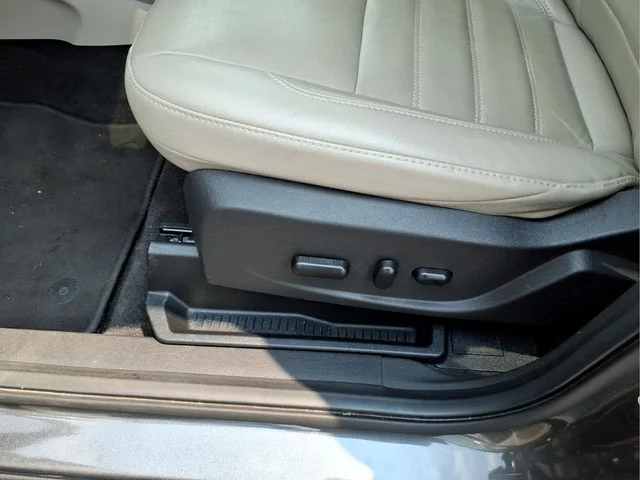 Used 2018 Gray Ford Titanium image 16