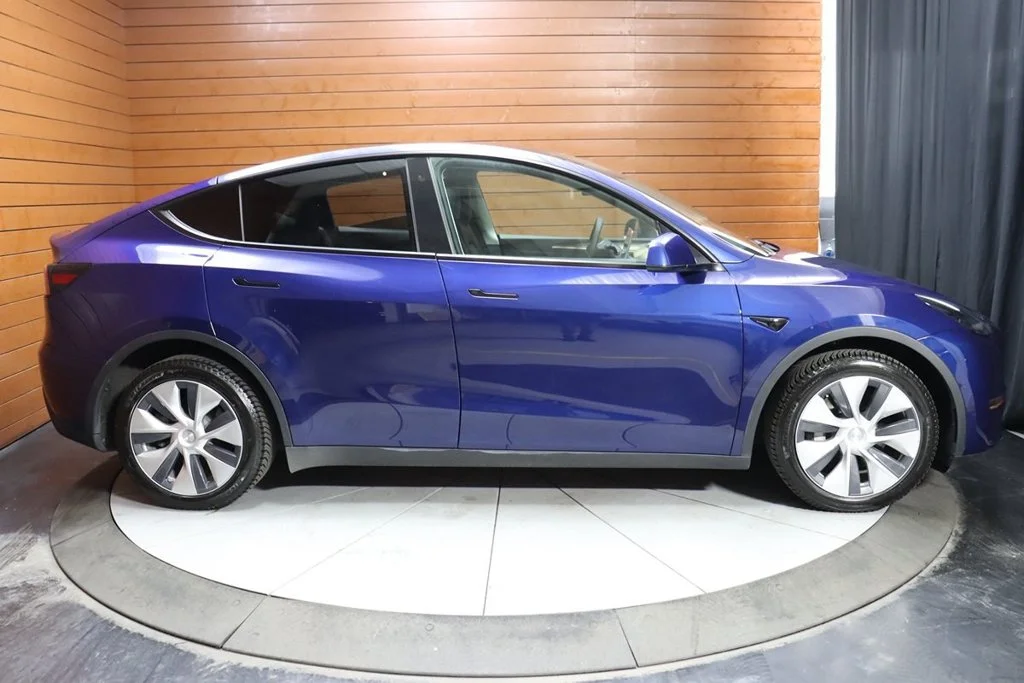 Used 2022 Deep Blue Metallic Tesla Long Range image 14