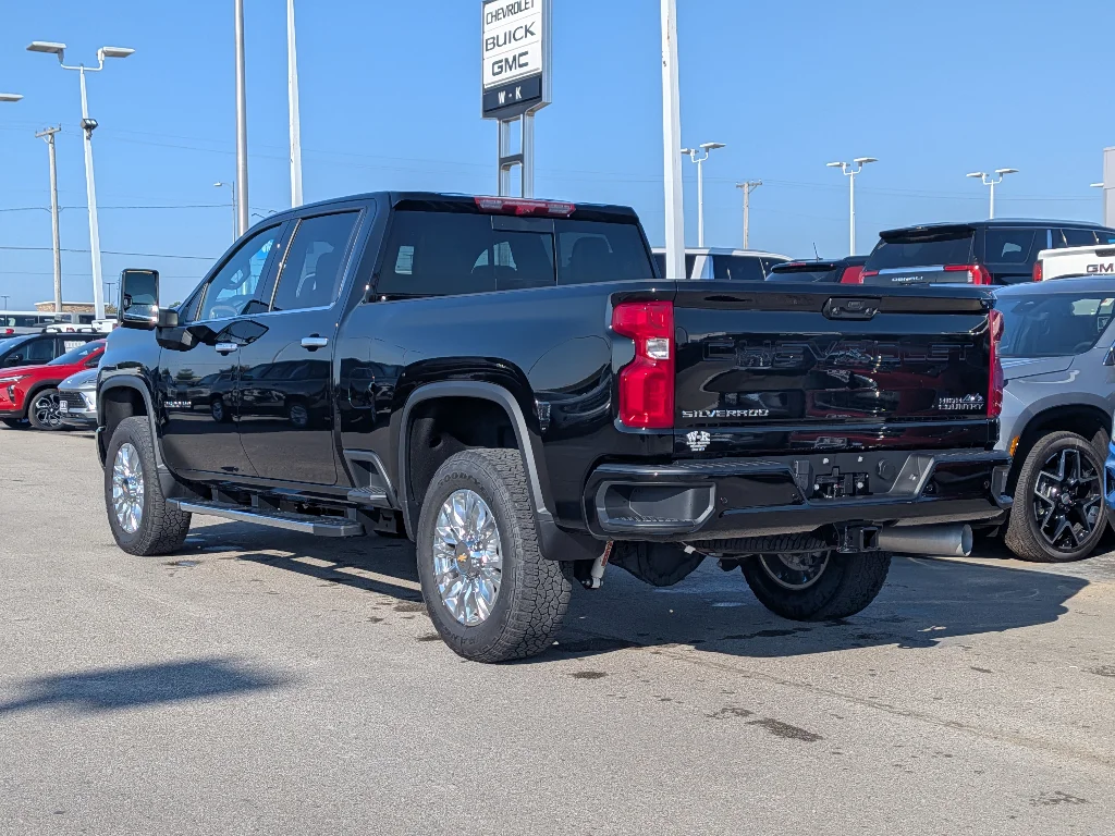 Used 2023 BLACK Chevrolet High Country image 8