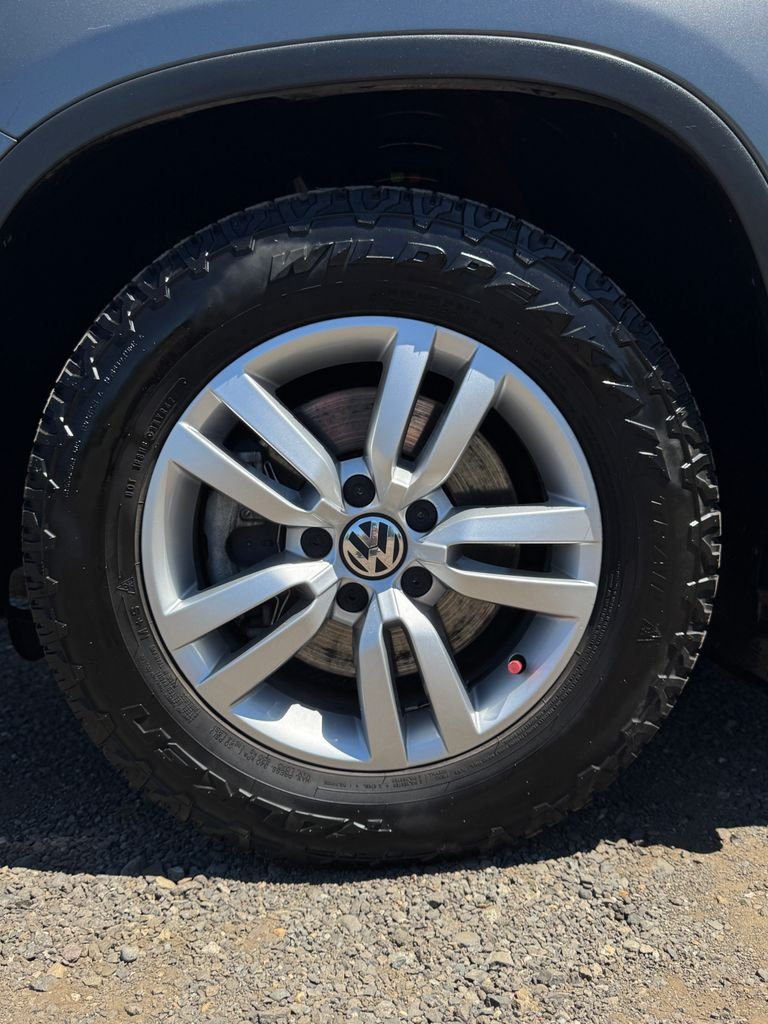 Used 2017 Pepper / Gray Volkswagen 2.0T S image 43