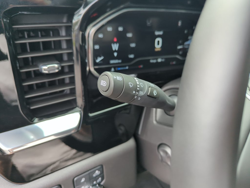 Used 2024 Silver GMC SLT image 20