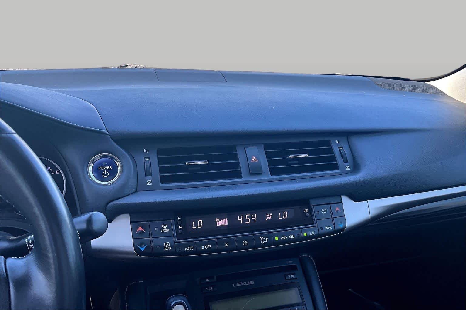 Used 2014 Silver Lining Metallic Lexus Hybrid image 26
