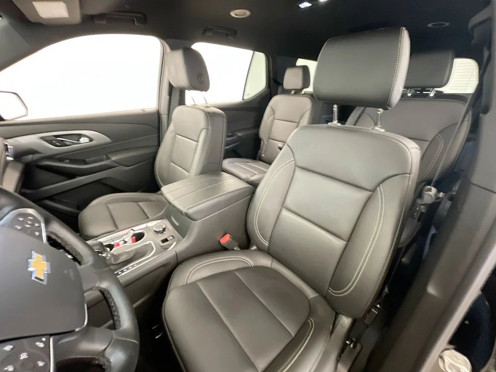Used 2023 Mosaic Black Metallic Chevrolet LT Leather image 19
