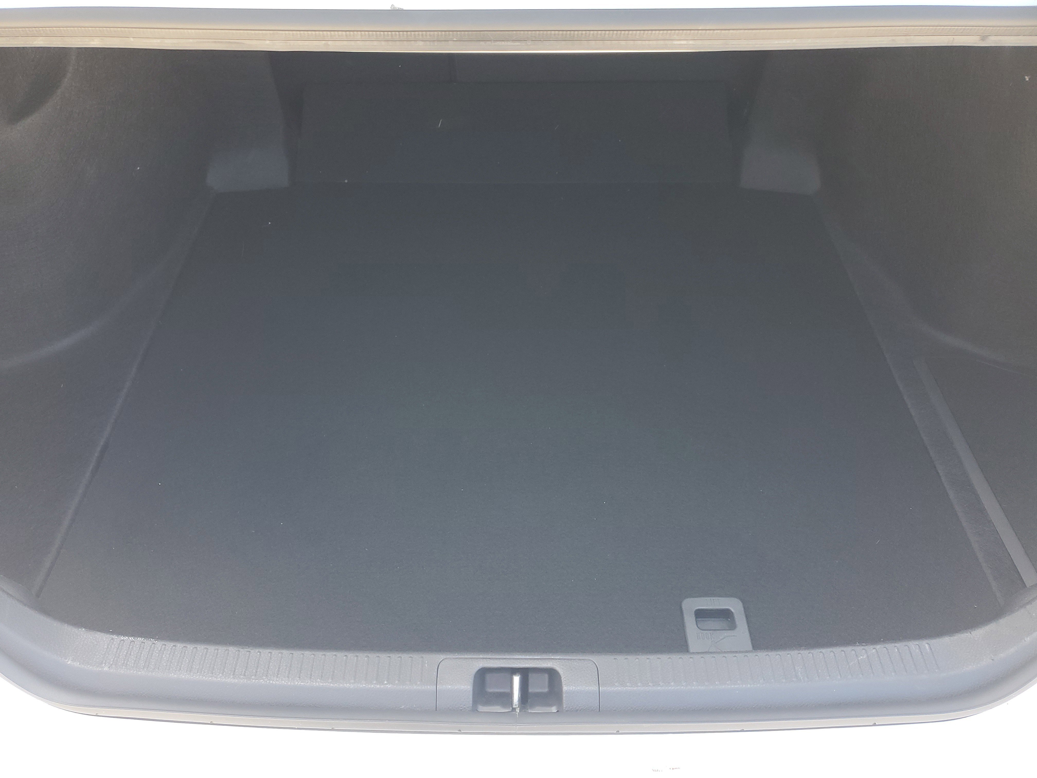 Used 2025 Ice Toyota LE image 9