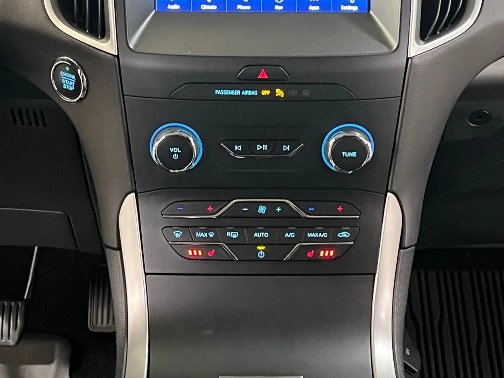 Used 2020 Silver Ford SEL image 23