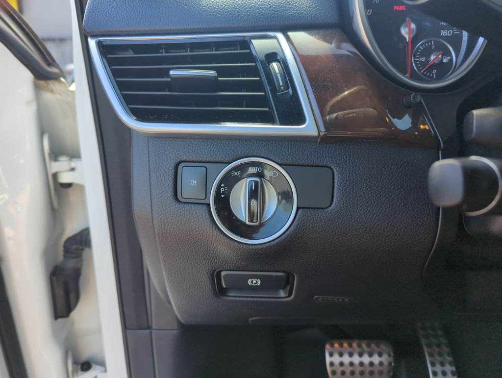 Used 2016  Mercedes-Benz GLE 400 image 19