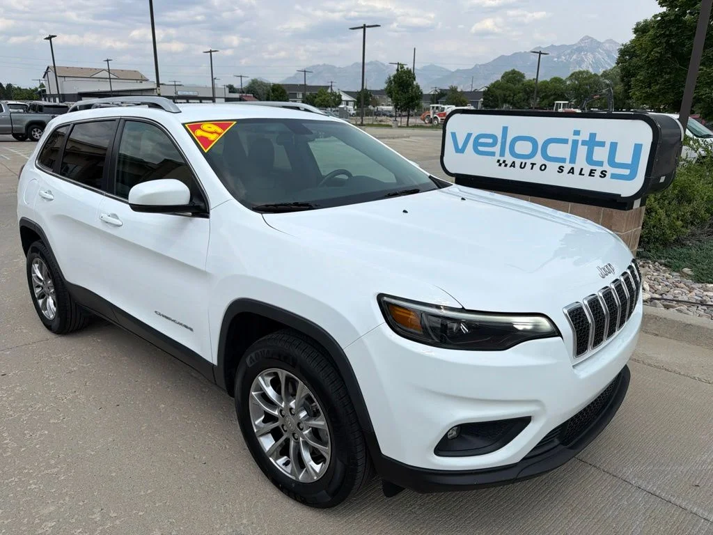 2019 Jeep Cherokee Latitude Plus 4X4's photo