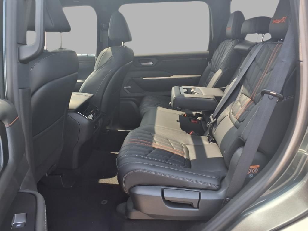 2025 Nissan Armada PRO-4X - Photo 23