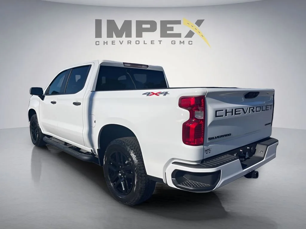 Used 2025 Summit White Chevrolet Custom image 3