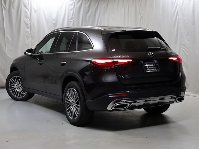 New 2027 Graphite Grey Metallic Mercedes-Benz GLC 300 image 9