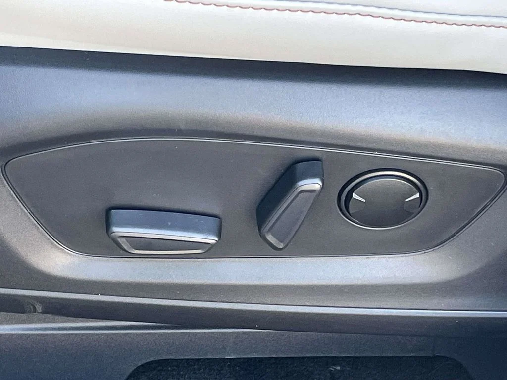 New 2026 Star White Metallic Tri-Coat Ford Active image 14