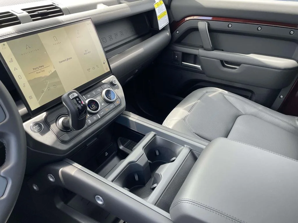 New 2026 Sedona Red Land Rover X-Dynamic SE image 30